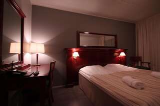 Отель Hotelli Jussan Tupa Энонтекиё Двухместный номер с 1 кроватью или 2 отдельными кроватями-2