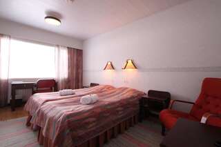 Отель Hotelli Jussan Tupa Энонтекиё Двухместный номер эконом-класса с 1 кроватью или 2 отдельными кроватями-1