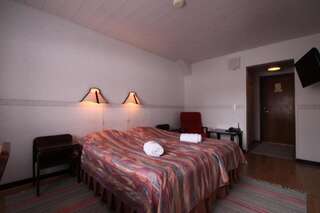 Отель Hotelli Jussan Tupa Энонтекиё Двухместный номер эконом-класса с 1 кроватью или 2 отдельными кроватями-4